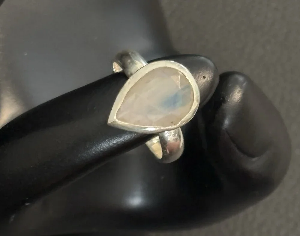 Sterling Silver 925 Moonstone Chunky Ring 5.92grams Sz 8